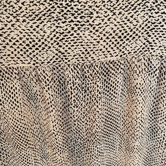 LOFT Snakeskin Print Button Down LS XS - Picture 4 of 6